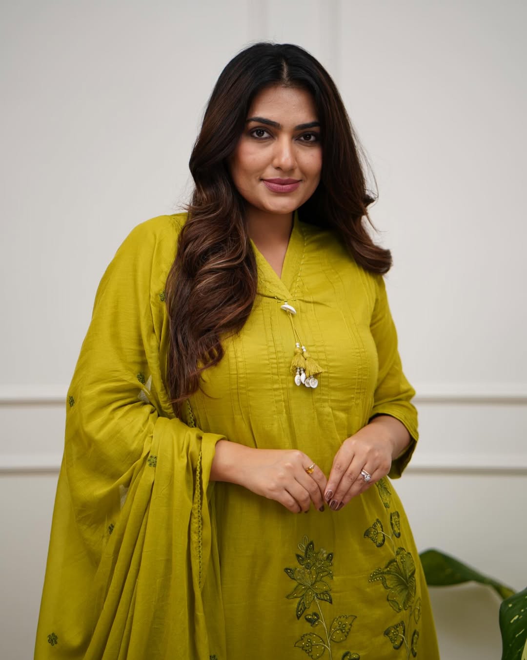 Women cotton suit set with moti neck embroidery and latkan detail by Resshaa