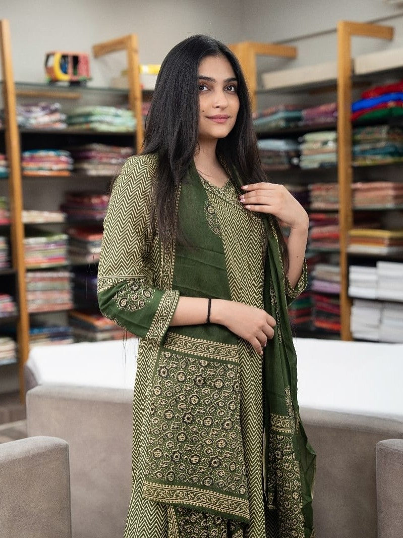 Flared anarkali kurta set for women traditional festive wear by Resshaa Jaipur ethnic wear online